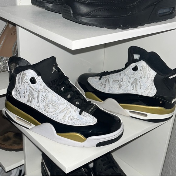 Jordan’s-size 4.5Youth!only wore these 3x max,bought them never really used them - Picture 4 of 4